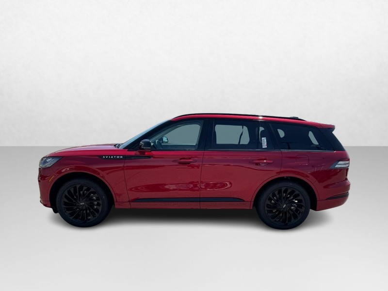 Lincoln Aviator Vehicle Full-screen Gallery Image 08