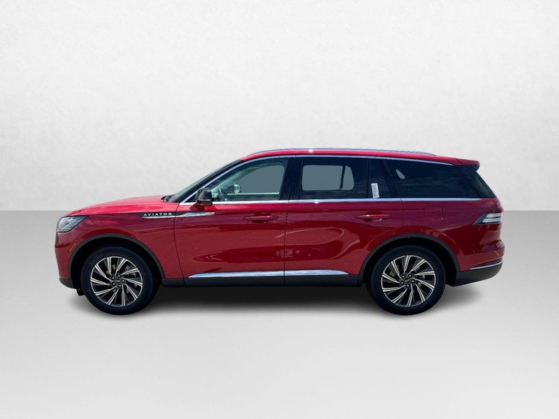 Lincoln Aviator Vehicle Full-screen Gallery Image 08