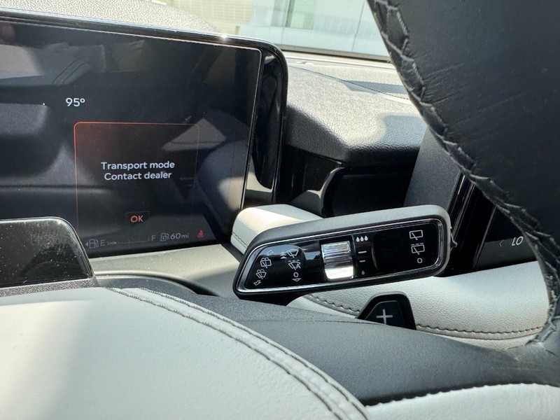 Lincoln Aviator Vehicle Full-screen Gallery Image 21