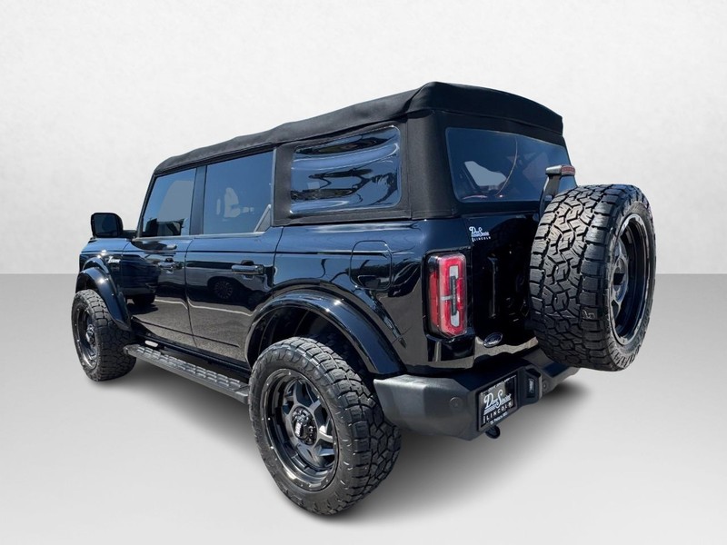 Ford Bronco Vehicle Full-screen Gallery Image 07
