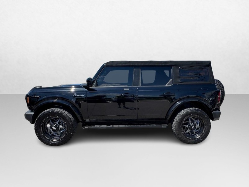 Ford Bronco Vehicle Full-screen Gallery Image 08
