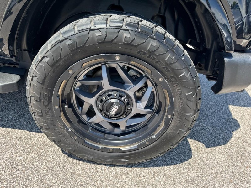 Ford Bronco Vehicle Full-screen Gallery Image 27