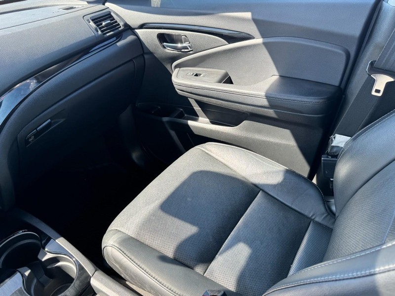 Honda Pilot Vehicle Full-screen Gallery Image 11
