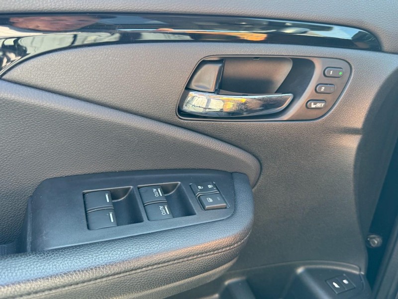 Honda Pilot Vehicle Full-screen Gallery Image 25