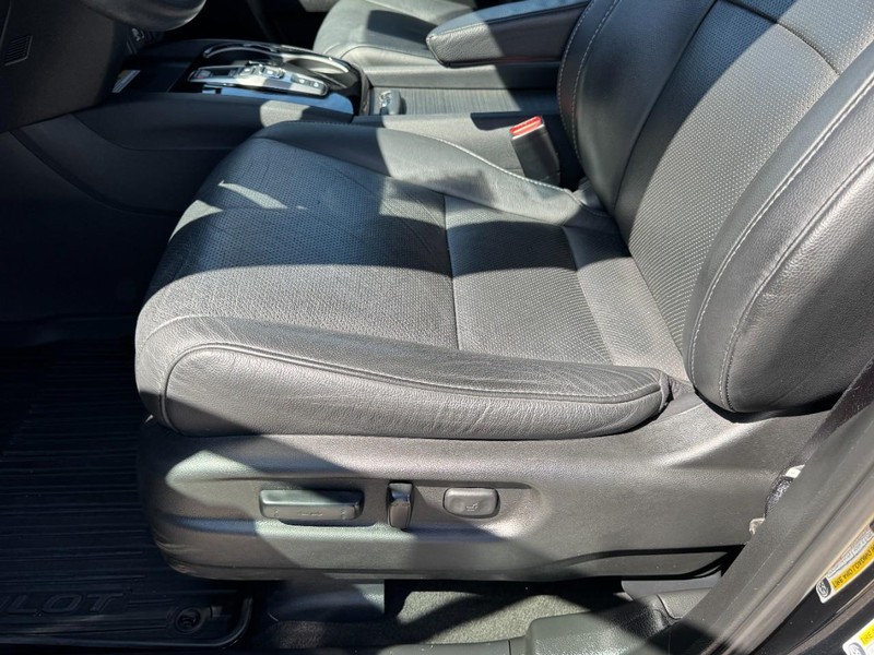 Honda Pilot Vehicle Full-screen Gallery Image 26