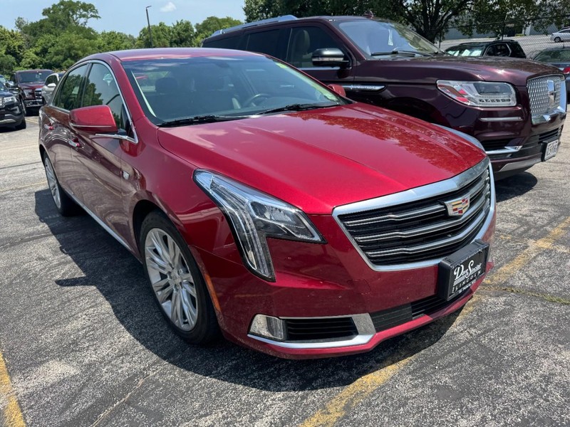 Cadillac XTS Vehicle Full-screen Gallery Image 03