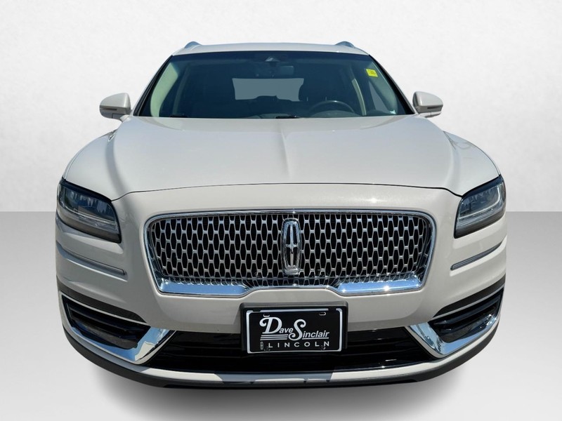 Lincoln Nautilus Vehicle Full-screen Gallery Image 02