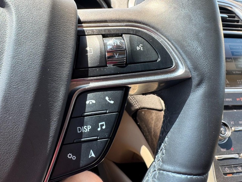 Lincoln Nautilus Vehicle Full-screen Gallery Image 19