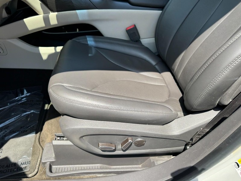 Lincoln Nautilus Vehicle Full-screen Gallery Image 26