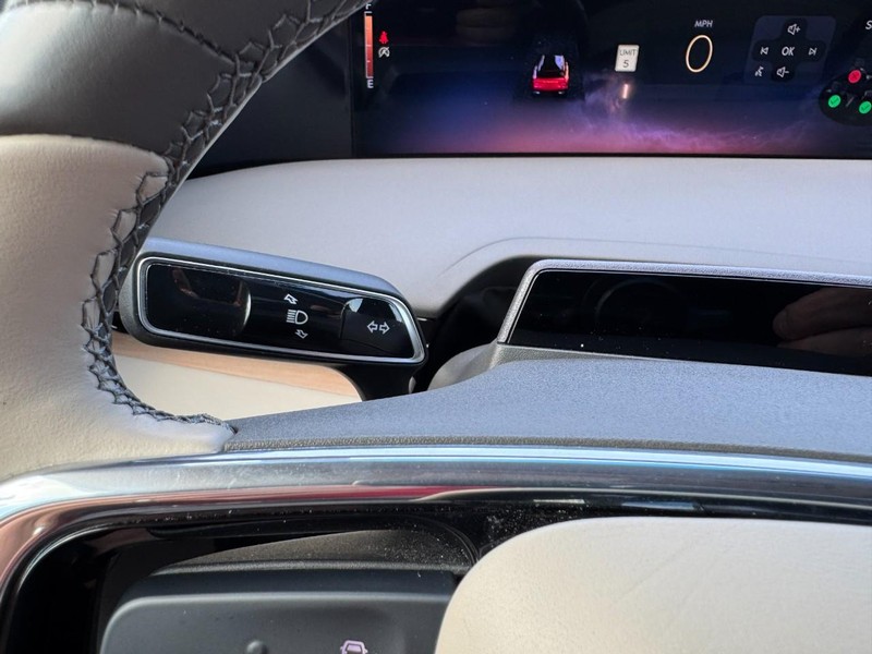 Lincoln Nautilus Vehicle Full-screen Gallery Image 20