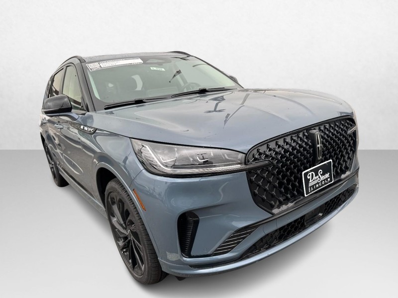 Lincoln Aviator Vehicle Full-screen Gallery Image 03