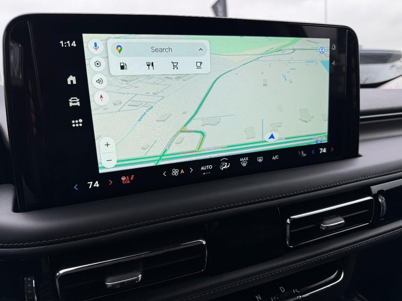 Lincoln Aviator Vehicle Full-screen Gallery Image 23