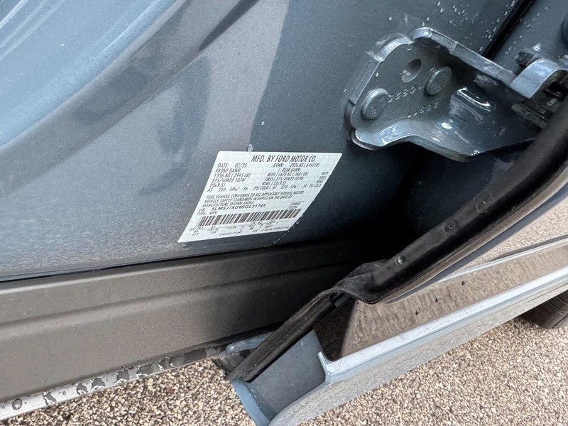 Lincoln Aviator Vehicle Full-screen Gallery Image 28