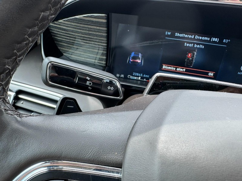Lincoln Navigator Vehicle Full-screen Gallery Image 20