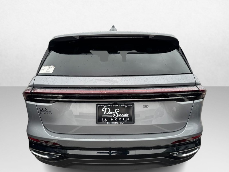 Lincoln Nautilus Vehicle Full-screen Gallery Image 06