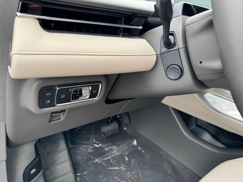 Lincoln Nautilus Vehicle Full-screen Gallery Image 14