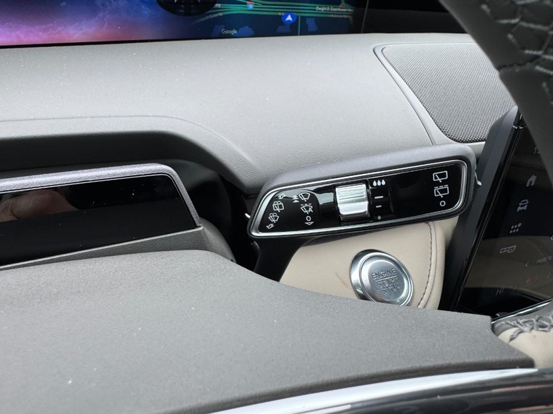 Lincoln Nautilus Vehicle Full-screen Gallery Image 21