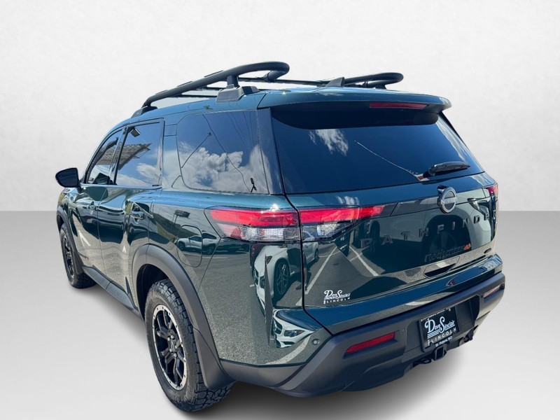 Nissan Pathfinder Vehicle Full-screen Gallery Image 07