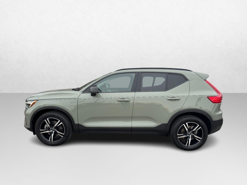 Volvo XC40 Vehicle Full-screen Gallery Image 08