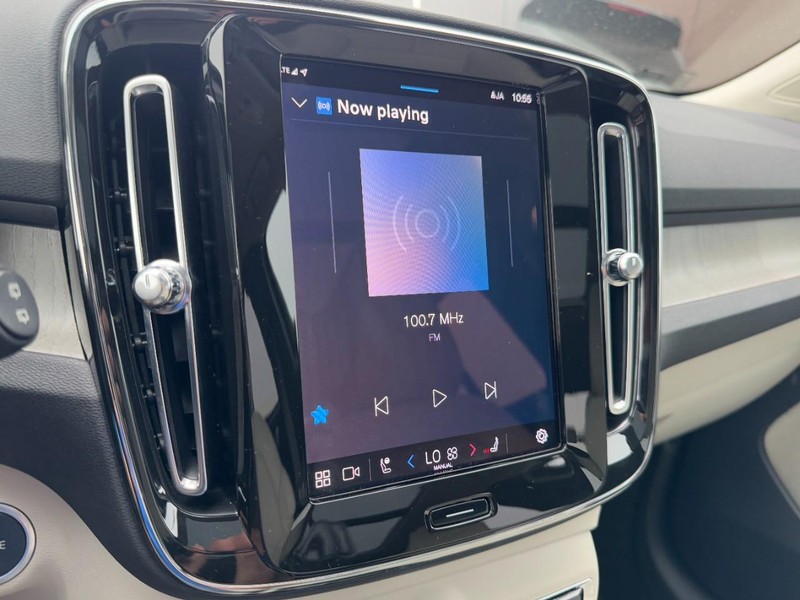 Volvo XC40 Vehicle Full-screen Gallery Image 16