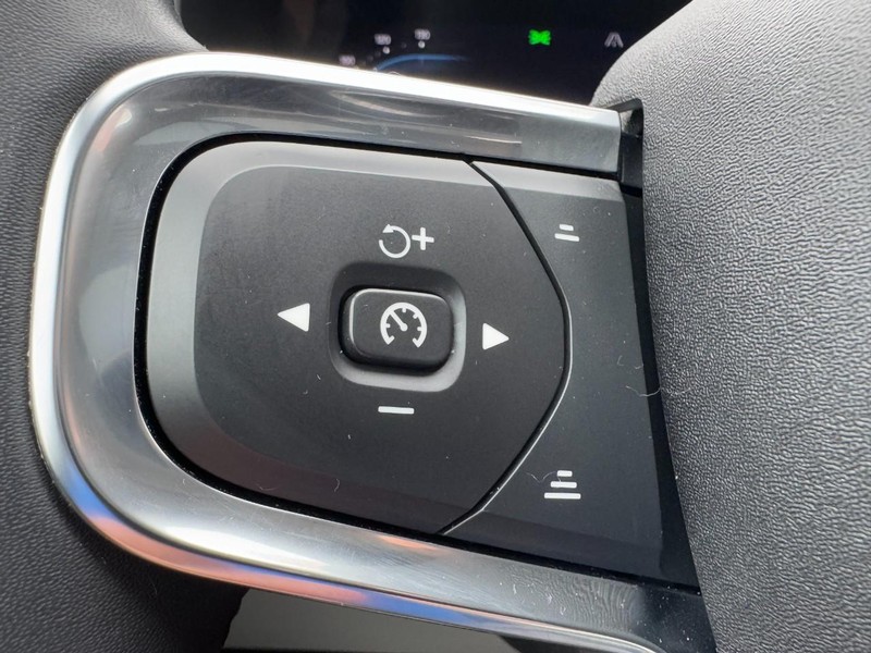 Volvo XC40 Vehicle Full-screen Gallery Image 18