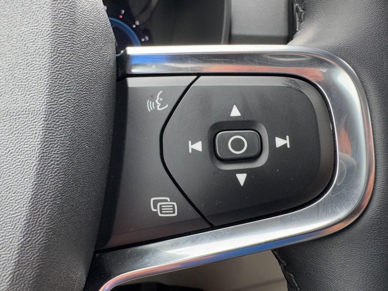 Volvo XC40 Vehicle Full-screen Gallery Image 19