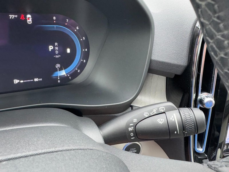 Volvo XC40 Vehicle Full-screen Gallery Image 21