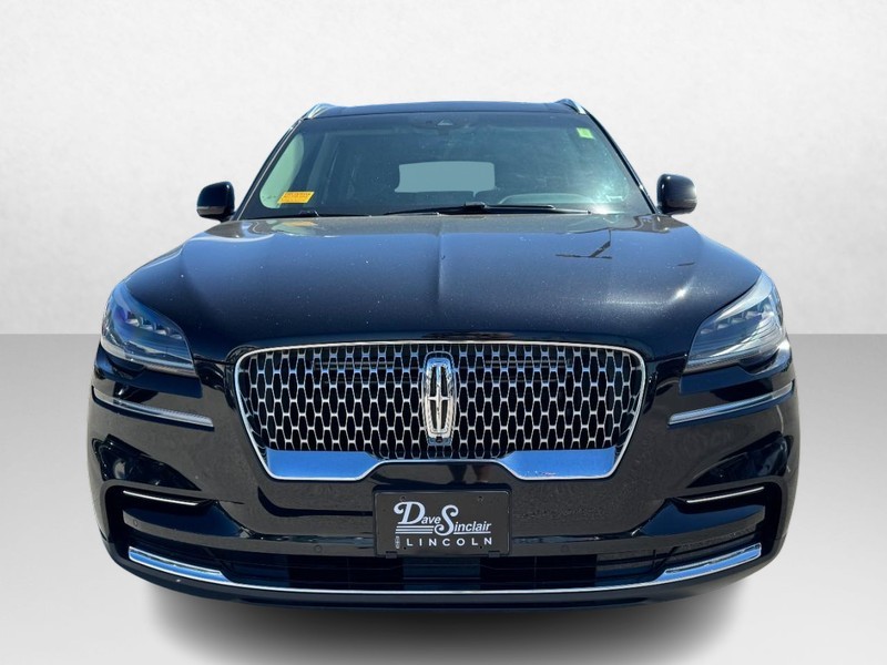 Lincoln Aviator Vehicle Full-screen Gallery Image 02