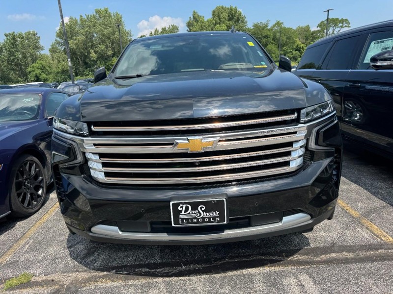 Chevrolet Tahoe Vehicle Full-screen Gallery Image 02