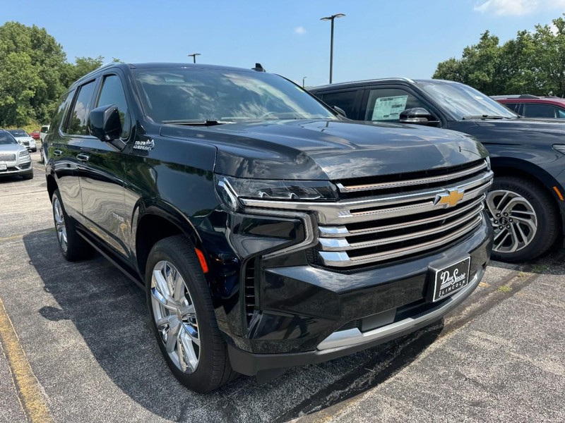 Chevrolet Tahoe Vehicle Full-screen Gallery Image 03