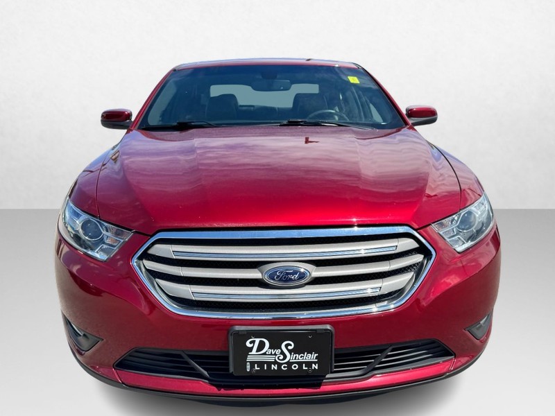 Ford Taurus Vehicle Full-screen Gallery Image 02