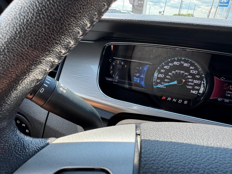 Ford Taurus Vehicle Full-screen Gallery Image 20