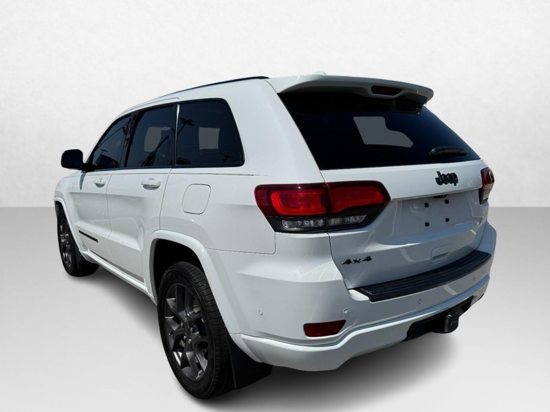 Jeep Grand Cherokee Vehicle Full-screen Gallery Image 07