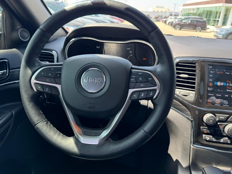 Jeep Grand Cherokee Vehicle Full-screen Gallery Image 10