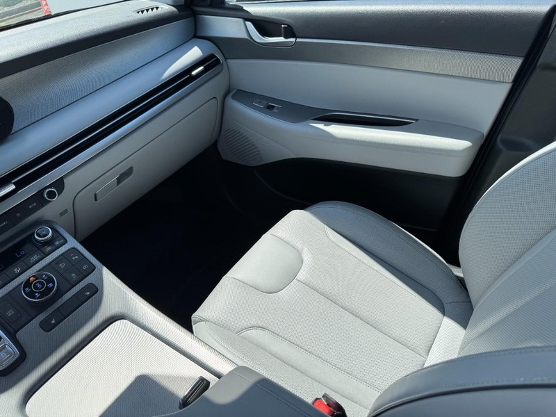 Hyundai Palisade Vehicle Full-screen Gallery Image 11