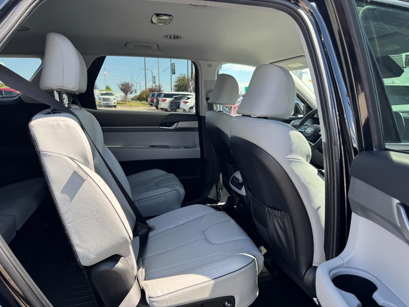 Hyundai Palisade Vehicle Full-screen Gallery Image 13