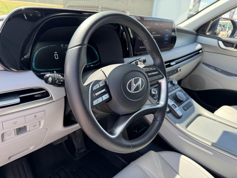 Hyundai Palisade Vehicle Full-screen Gallery Image 15