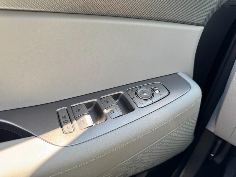 Hyundai Palisade Vehicle Full-screen Gallery Image 25
