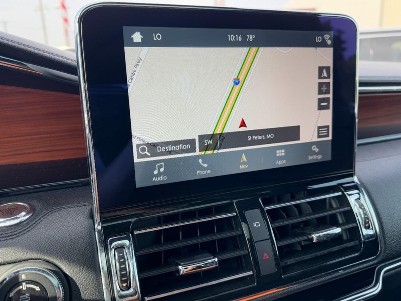 Lincoln Navigator Vehicle Full-screen Gallery Image 23