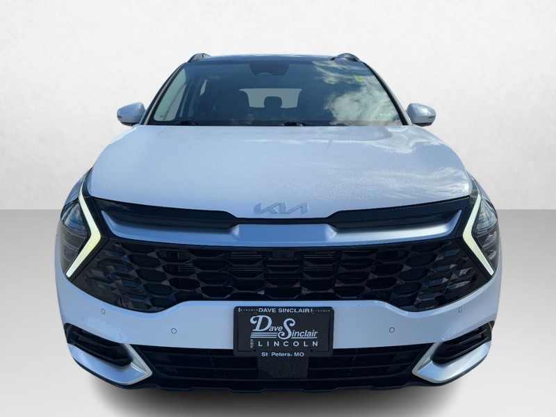 Kia Sportage Vehicle Full-screen Gallery Image 02