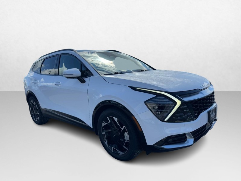 Kia Sportage Vehicle Full-screen Gallery Image 03