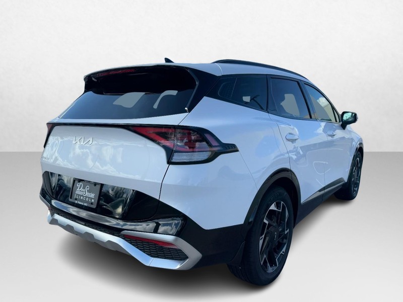 Kia Sportage Vehicle Full-screen Gallery Image 05