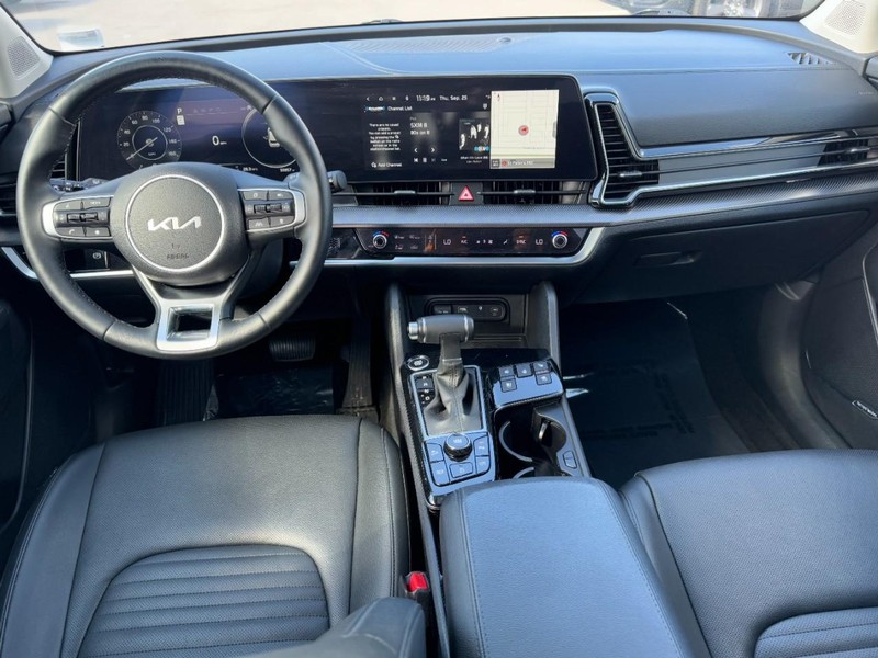 Kia Sportage Vehicle Full-screen Gallery Image 09