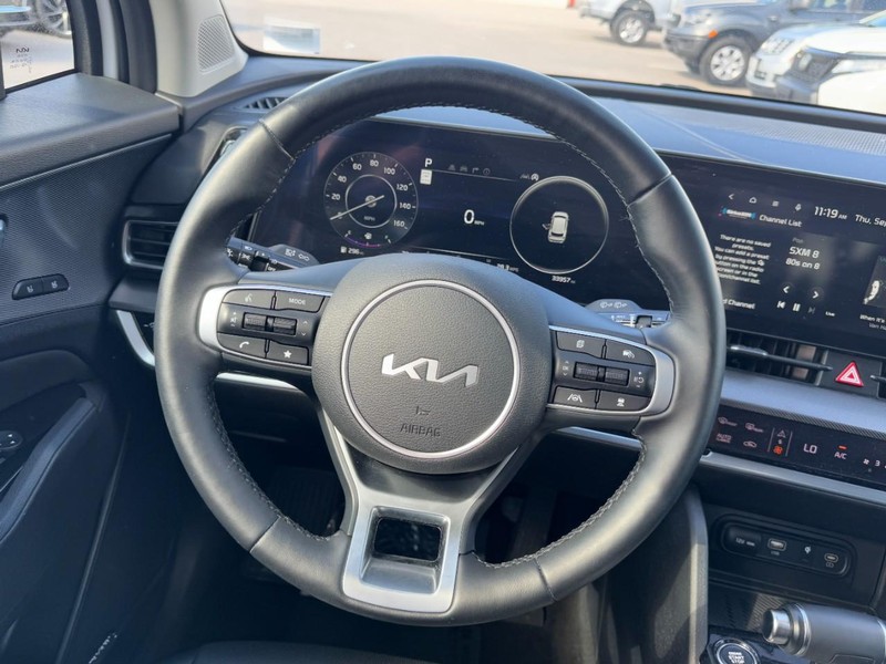 Kia Sportage Vehicle Full-screen Gallery Image 10