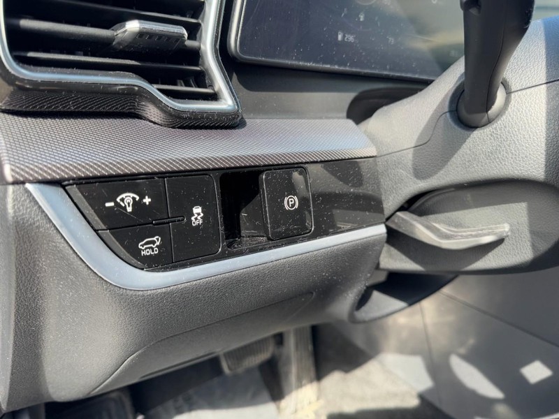 Kia Sportage Vehicle Full-screen Gallery Image 14
