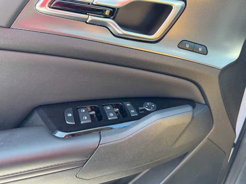 Kia Sportage Vehicle Full-screen Gallery Image 25
