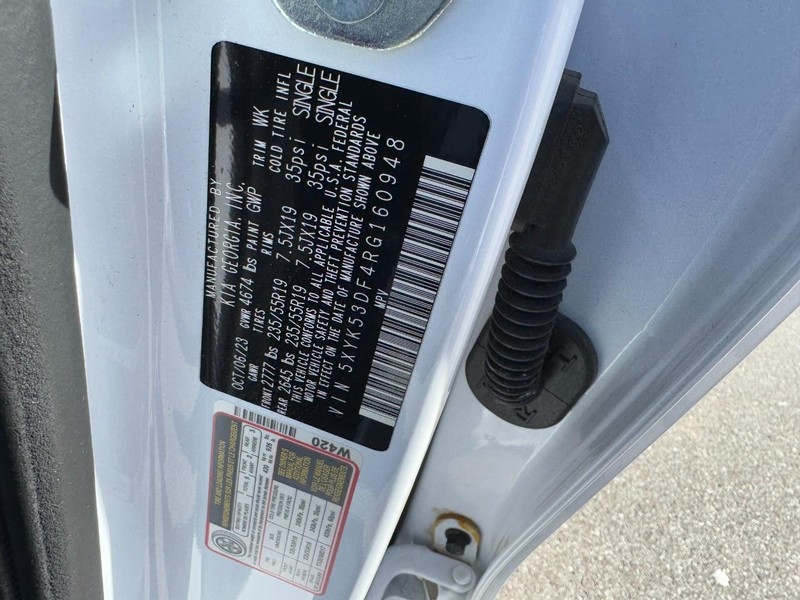 Kia Sportage Vehicle Full-screen Gallery Image 28