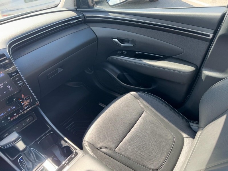 Hyundai Tucson Vehicle Full-screen Gallery Image 11
