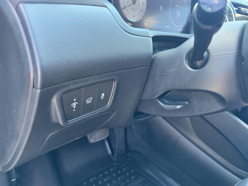Hyundai Tucson Vehicle Full-screen Gallery Image 14