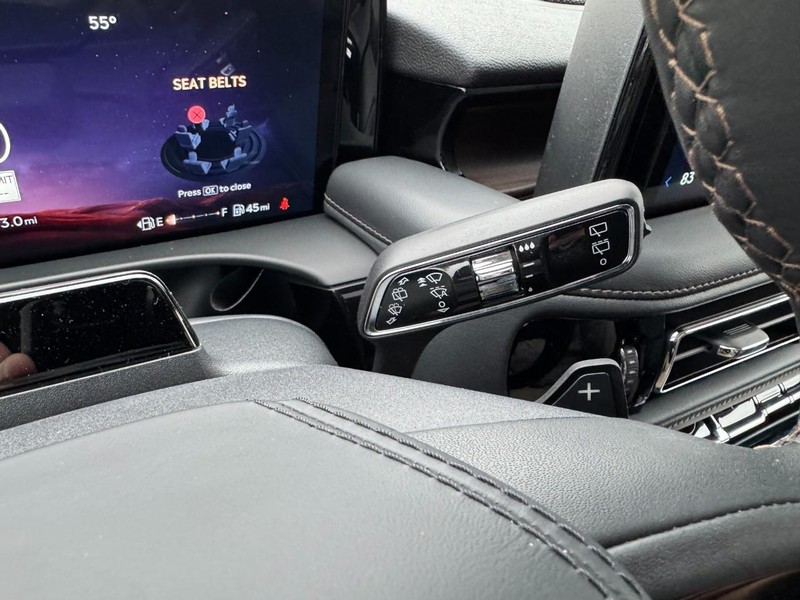 Lincoln Aviator Vehicle Full-screen Gallery Image 21